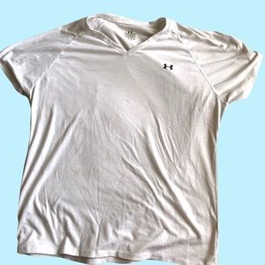 UNDER ARMOUR white V neck short sleeve Men’s XL